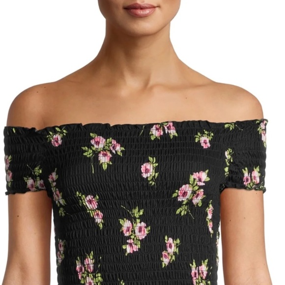 Ardene Black Off the Shoulder Ruched dainty Floral crop top women's size Medium - Picture 1 of 6